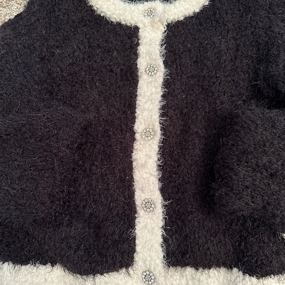 Really soft H&M sweater with jeweled buttons. Size L. - Picture 7 of 8